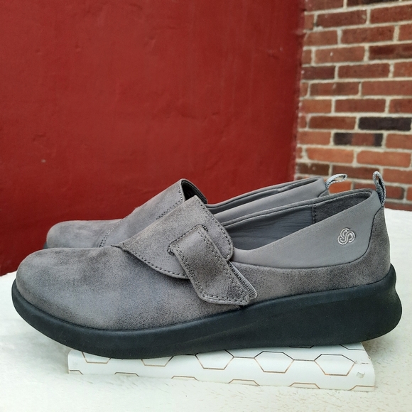 Clarks Cloudsteppers Sillian 2.0 Ease Slip On Comfort Flats Gray 6 Loafers - Picture 1 of 11